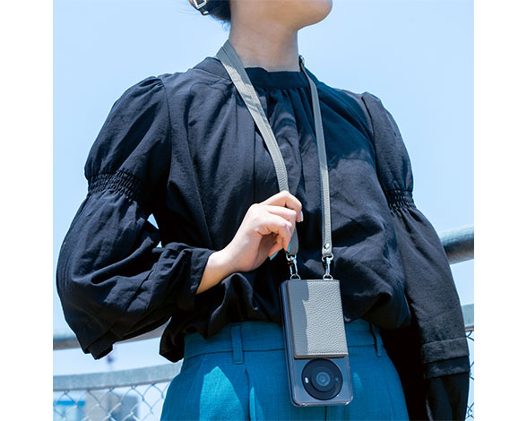 AQUOS R8 pro SH-51D ショルダーストラップ付きレザーケース 「SHOULDER POCKET」 ホワイト 3